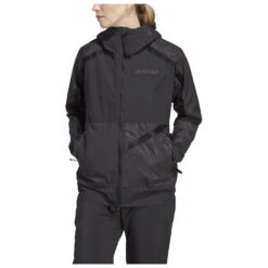 ADIDAS Women's Utilitas Rainready Jacket - Regenjacke -Berg Freunde Bekleidung Geschaft adidas womens utilitas rainready jacket regenjacke detail 7