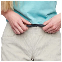 Black Diamond Women's Dirtbag Shorts - Shorts -Berg Freunde Bekleidung Geschaft black diamond womens dirtbag shorts shorts detail 5