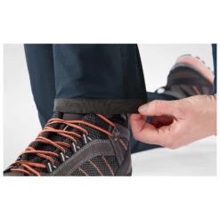 FJÄLLRÄVEN Women's Bergtagen Stretch Trousers - Trekkinghose -Berg Freunde Bekleidung Geschaft fjaellraeven womens bergtagen stretch trousers trekkinghose detail 9