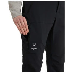 Haglöfs Women's Move Softshell Pant - Trekkinghose 17 Haglöfs Women's Move Softshell Pant - Trekkinghose -Berg Freunde Bekleidung Geschaft hagloefs womens move softshell pant trekkinghose detail 6