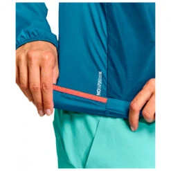 Ortovox Women's Windbreaker Jacket - Windjacke 15 Ortovox Women's Windbreaker Jacket - Windjacke -Berg Freunde Bekleidung Geschaft ortovox womens windbreaker jacket windjacke detail 5