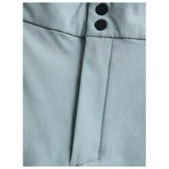 Peak Performance Women's Stretch Trek Shorts - Shorts -Berg Freunde Bekleidung Geschaft peak performance womens stretch trek shorts shorts detail 4