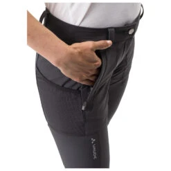 VAUDE Women's Elope Slim Fit Pants - Trekkinghose 15 VAUDE Women's Elope Slim Fit Pants - Trekkinghose -Berg Freunde Bekleidung Geschaft vaude womens elope slim fit pants trekkinghose detail 5