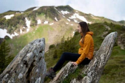 Arc'teryx Women's Atom Lightweight Hoody - Kunstfaserjacke -Berg Freunde Bekleidung Geschaft arcteryx womens atom sl hoody kunstfaserjacke 31ca9b79ab20ec30f2fe5e937d7a1862 1