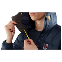 FJÄLLRÄVEN Women's Expedition Pack Down Hoodie - Daunenjacke -Berg Freunde Bekleidung Geschaft fjaellraeven womens expedition pack down hoodie daunenjacke detail 7