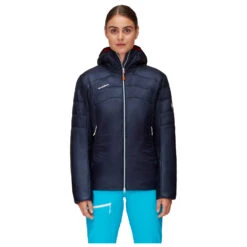 Berg Freunde Bekleidung Geschaft 13 Berg Freunde Bekleidung Geschaft -Berg Freunde Bekleidung Geschaft mammut womens eigerjoch light insulated hooded jacket kunstfaserjacke detail 2