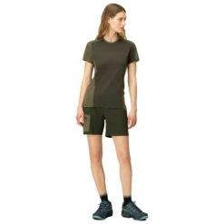 Norrøna Women's Falketind Equaliser Merino T-Shirt - Merinoshirt -Berg Freunde Bekleidung Geschaft norr na womens falketind equaliser merino t shirt merinoshirt detail 3