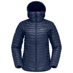 Norrøna Women's Trollveggen Superlight Down850 Hood - Daunenjacke -Berg Freunde Bekleidung Geschaft norr na womens trollveggen superlight down850 hood daunenjacke 1