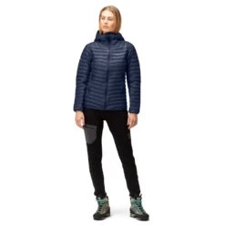 Norrøna Women's Trollveggen Superlight Down850 Hood - Daunenjacke -Berg Freunde Bekleidung Geschaft norr na womens trollveggen superlight down850 hood daunenjacke detail 3